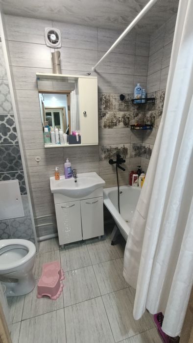 Продам 3  комнатную квартиру