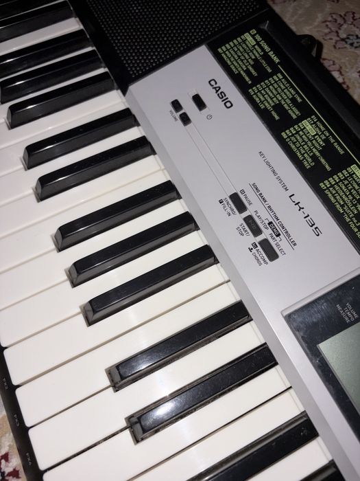 Синтезатор Casio LK 135