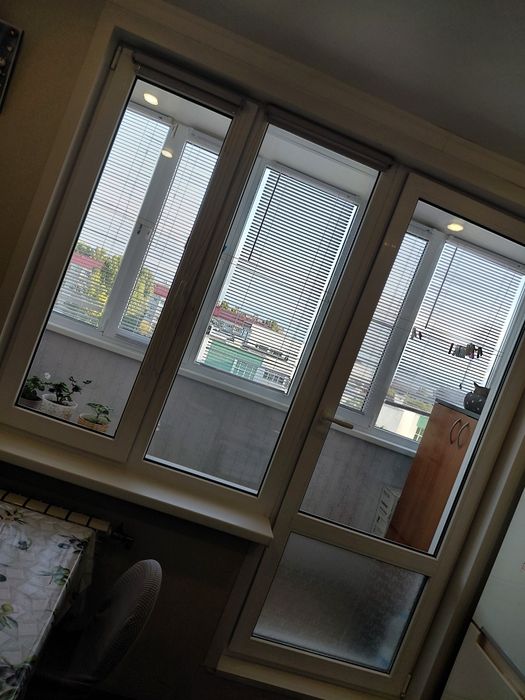 Продаётся пластиковое окно в комплекте