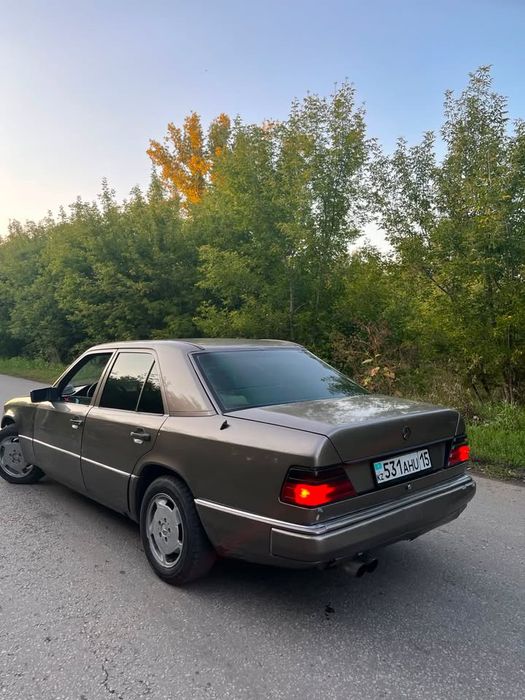 Mercedes E230 W124