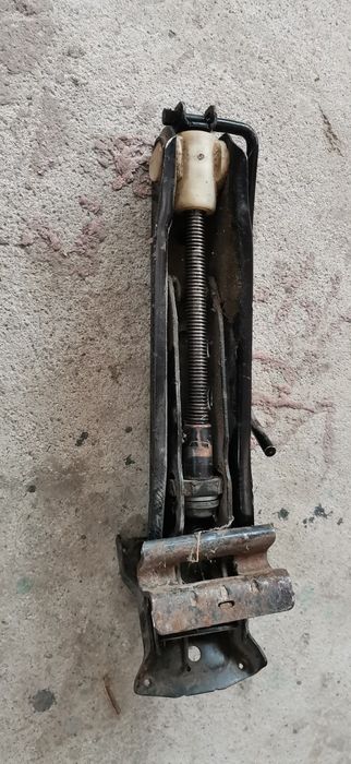 De vânzare  cric auto și filetanta