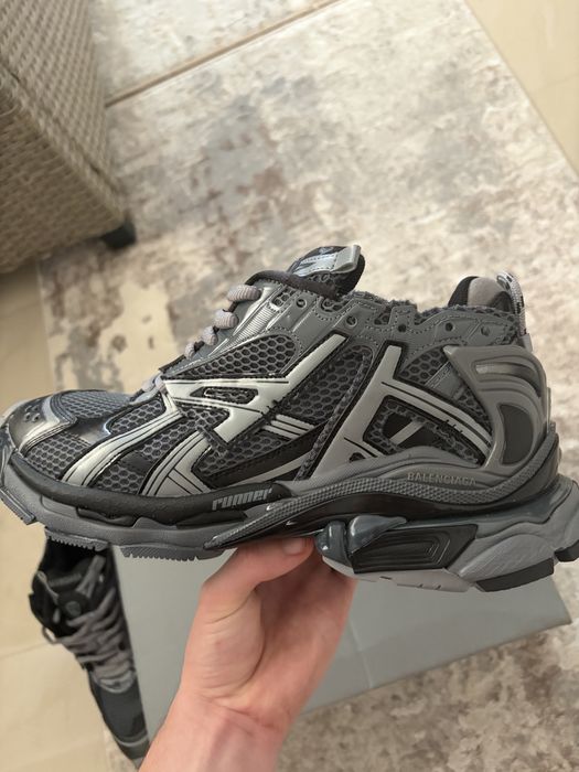 balenciaga runner