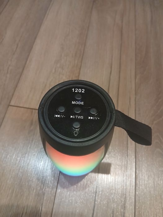 Продам новую колонку на блютузе!