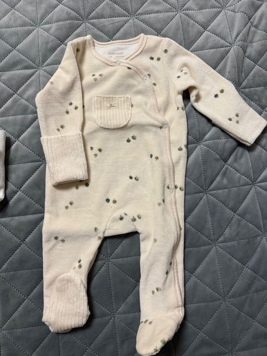 Нови дрехи Moyoral размер 2-4м