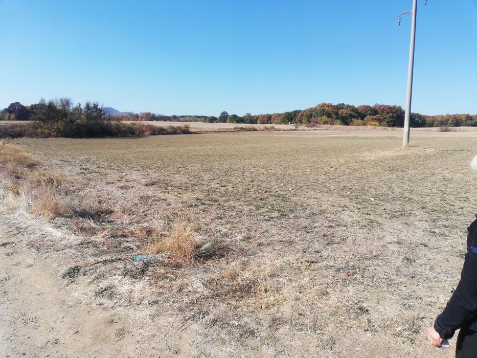 Продавам земя в село. Орлово