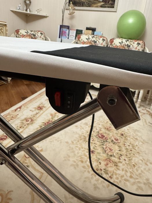 Продам гладильную доску Delonghi ADS 3600