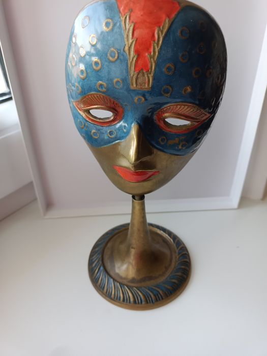 Продам статуэтки коллекционные