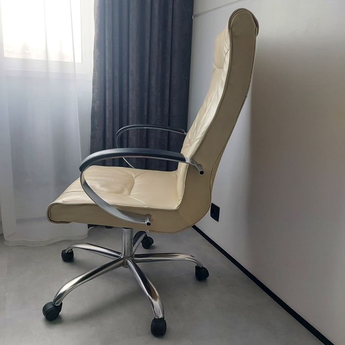 Кресло офисное..