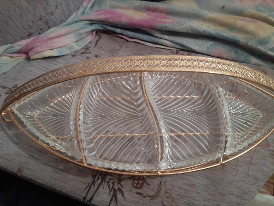 Продам конфетницу новую