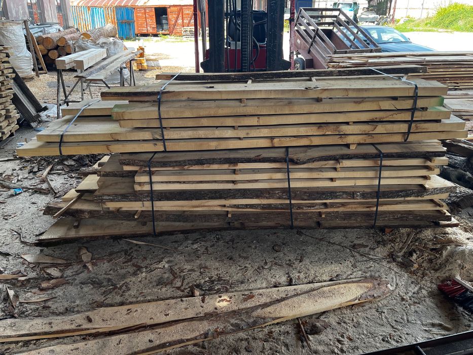 Дървен материал дъб дъски талпи янове сух