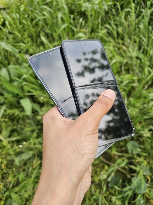 Samsung Galaxy Z Flip 4 Original. E-sim bor. 256/512 GB. Imeka o'tkan