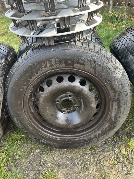 Vand cauciucuri cu tot cu janta