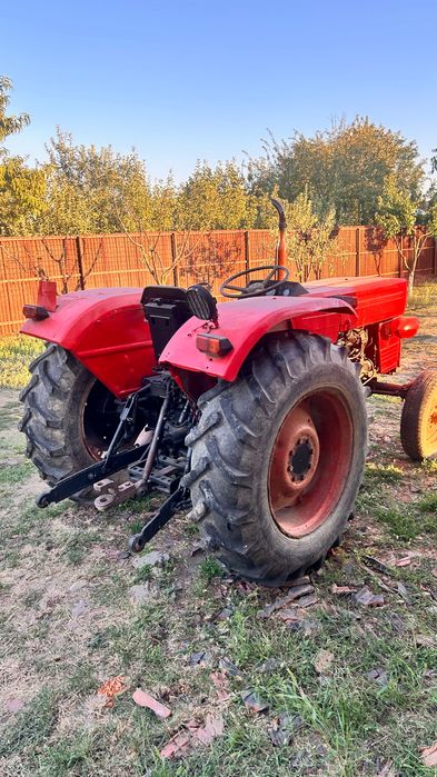 Vând tractor 445