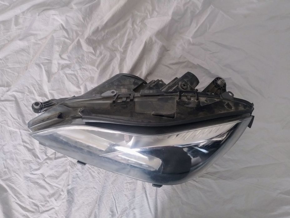 Far stânga Mercedes E Clasa facelift W212