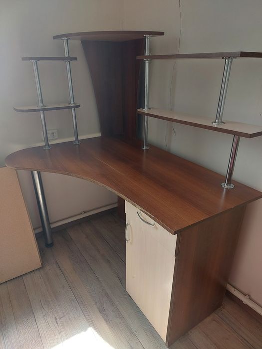 Стол для учебы продам