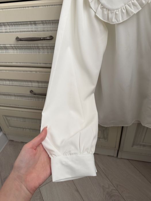 Рубашка белая с вортником