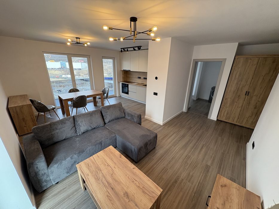 PF inchiriez apartament 3 camere in Elite City