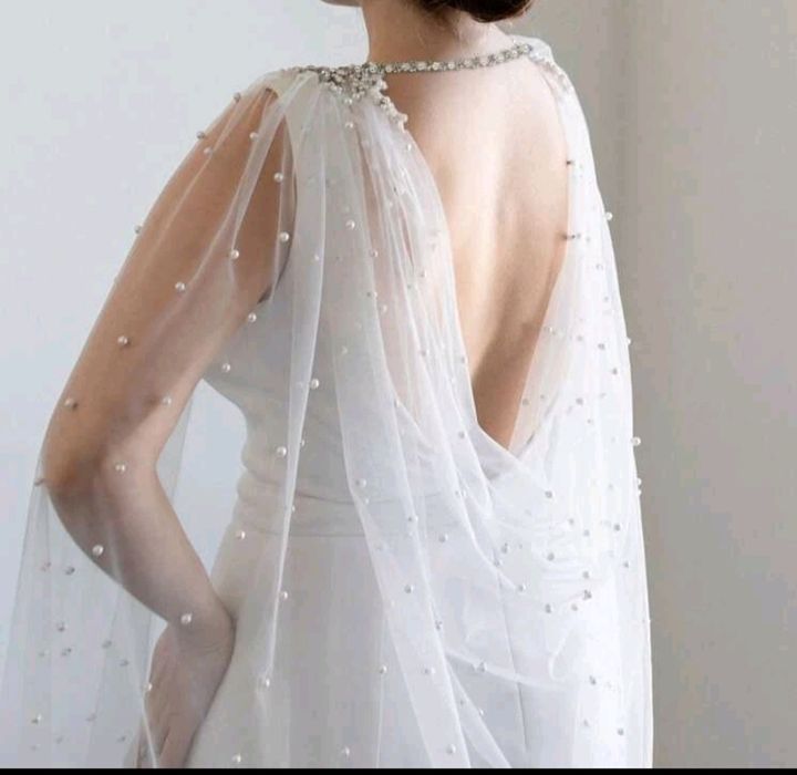 TOATE NOI NEPURTATE!trena; capa stil ș