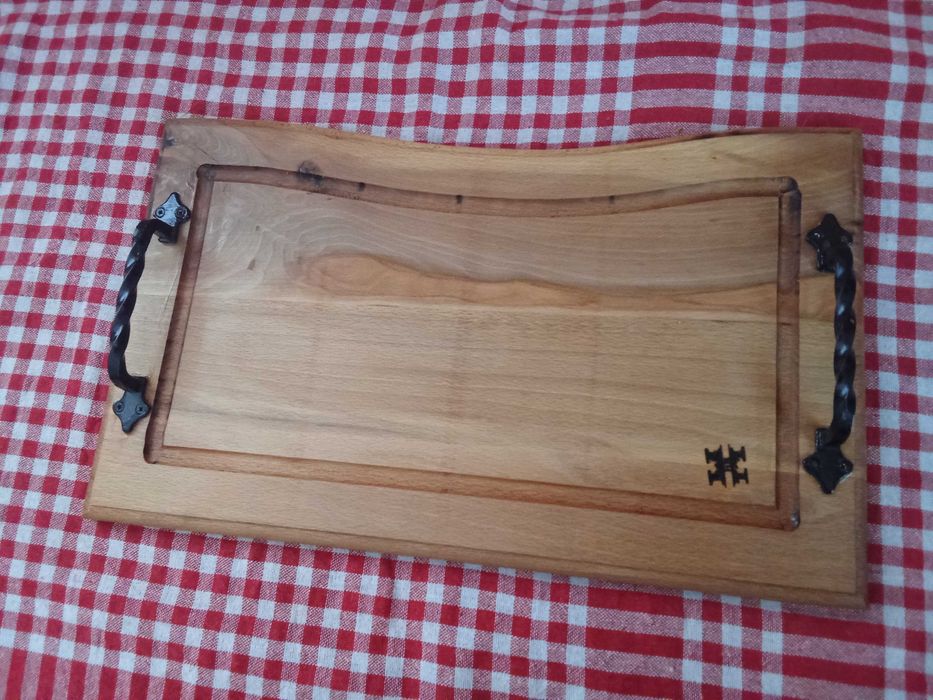 Плата за сервиране от орех