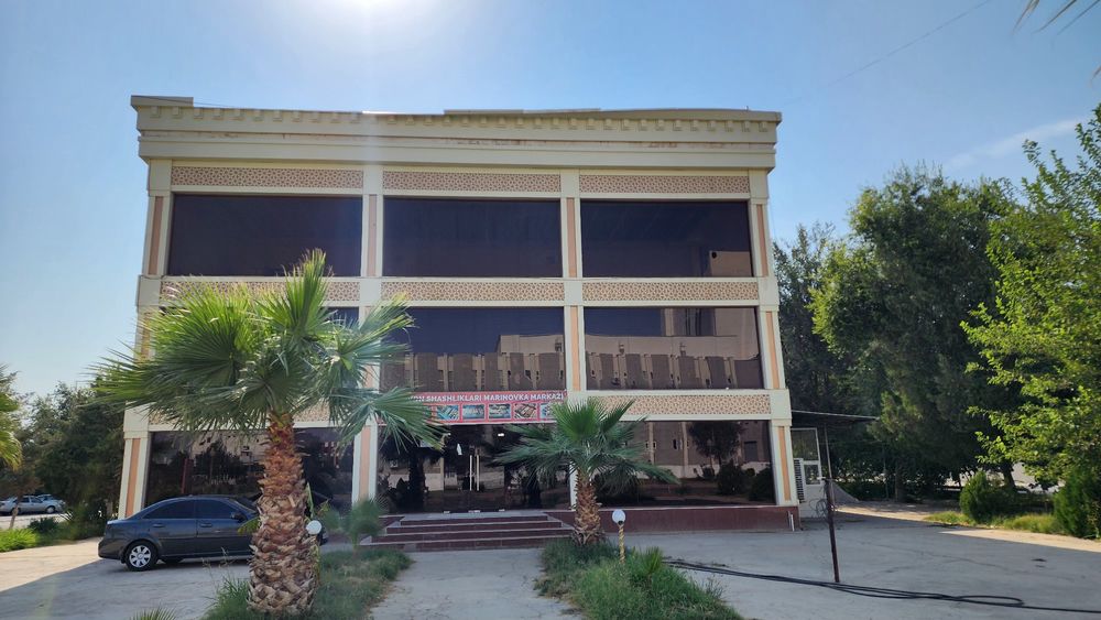 Oyna kalyone  Mulla tuychi teatr oldida joylashgan