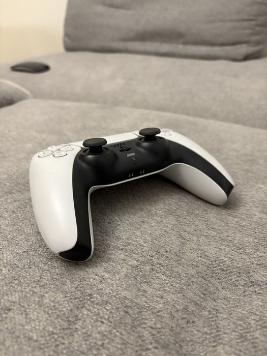Продам оригинальный джойстик PS5 DualSense