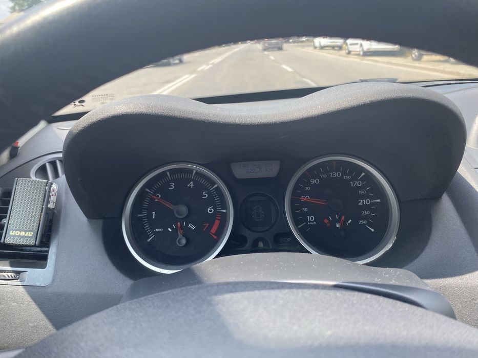 Vand Renault Megane Motor 1,6 pret 2800€