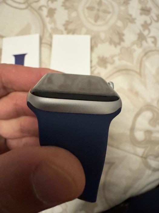 Apple watch SE 2  44mm чисто нов !