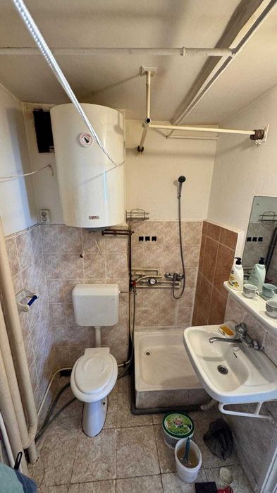 Apartament de vanzare 2 camere în Tractorul – persoană fizică
