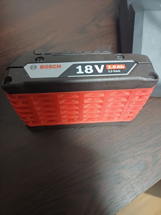 Чисто нова батерия 18V със заряднодно BOSCH