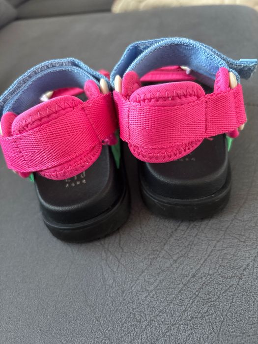 Детски сандали за момиченце Baby Gap