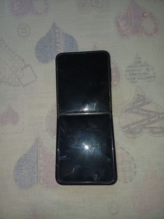 Vând samsung galaxy z flip 4