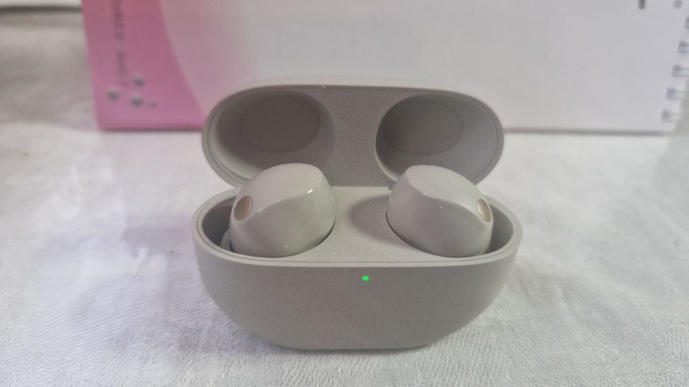 Продам наушники sony 1000xm5