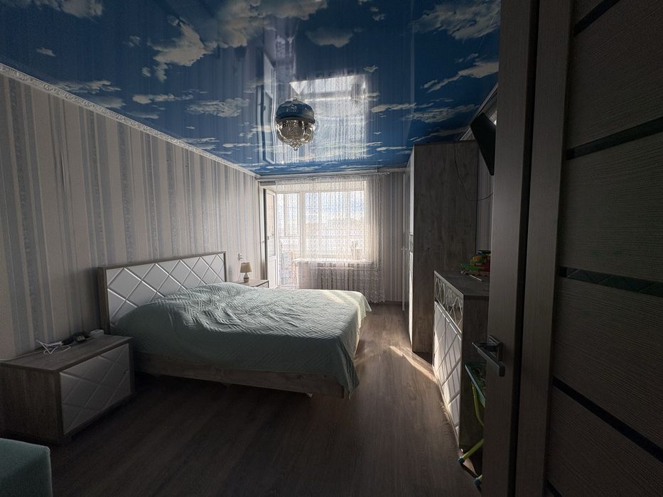 Продам 4 комнатную квартиру