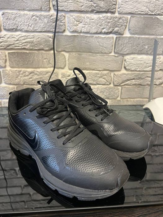 Осенние кроссовки Nike