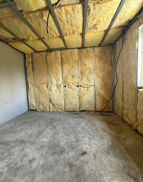 Producători de case din panouri Sandwich termoizolant pe structura metalica Lucram fără avans