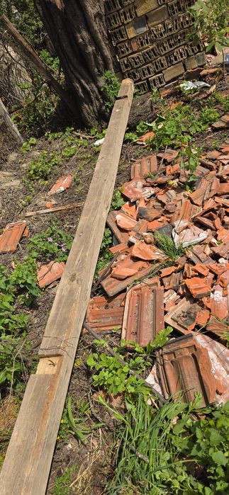 Стари греди и дъски