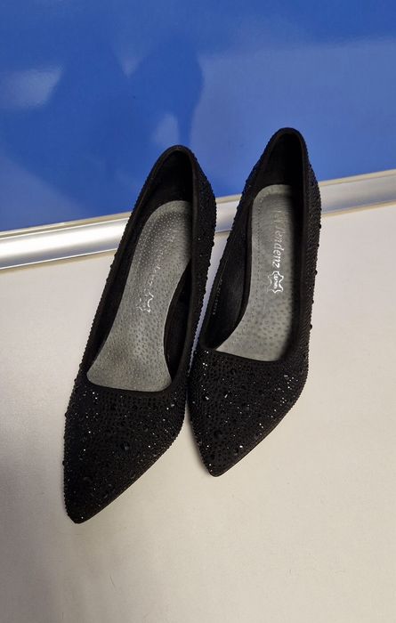 Дамски обувки на висок ток