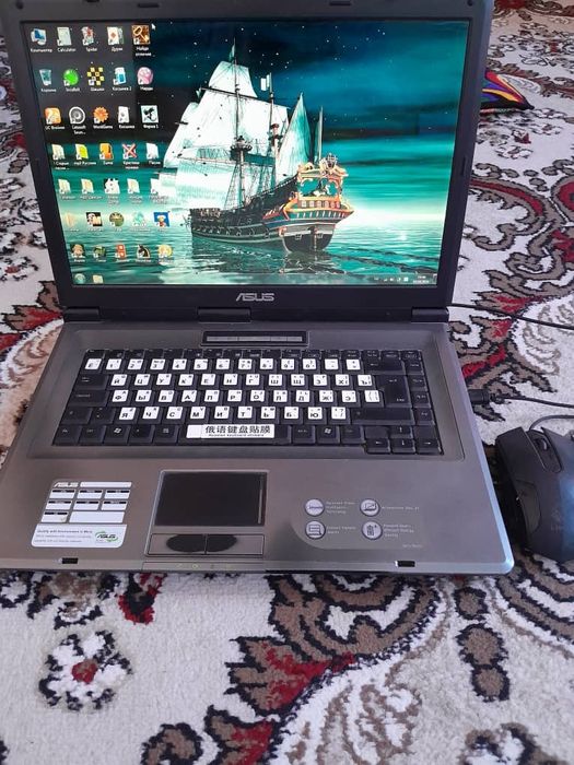 Noutbook  sotiladi xolati yaxshi