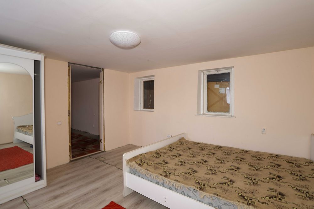 Продажа здания в поселке Новоселовка