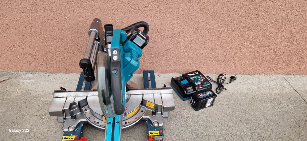 Makita circular stationar pe acumulator de 40 V