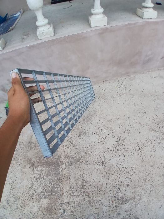 Vand trepte zincate