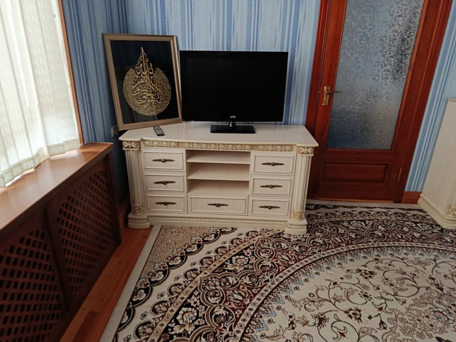 Продается спальный гарнитур