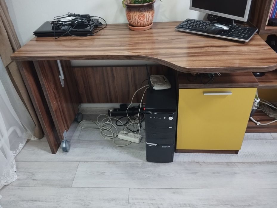 Срочно продам спальный гарнитур