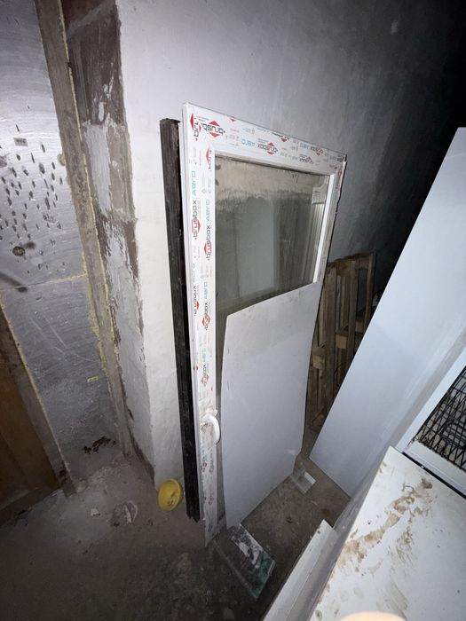 Продается б/у пластиковое окно