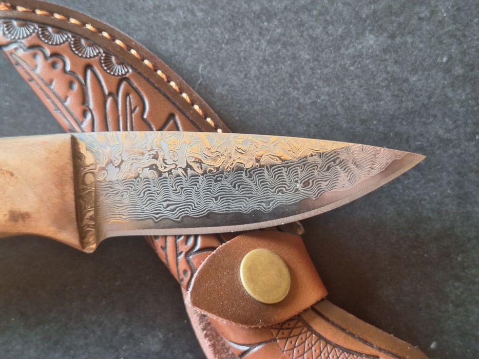 Ловен нож-дамаска стомана VG10