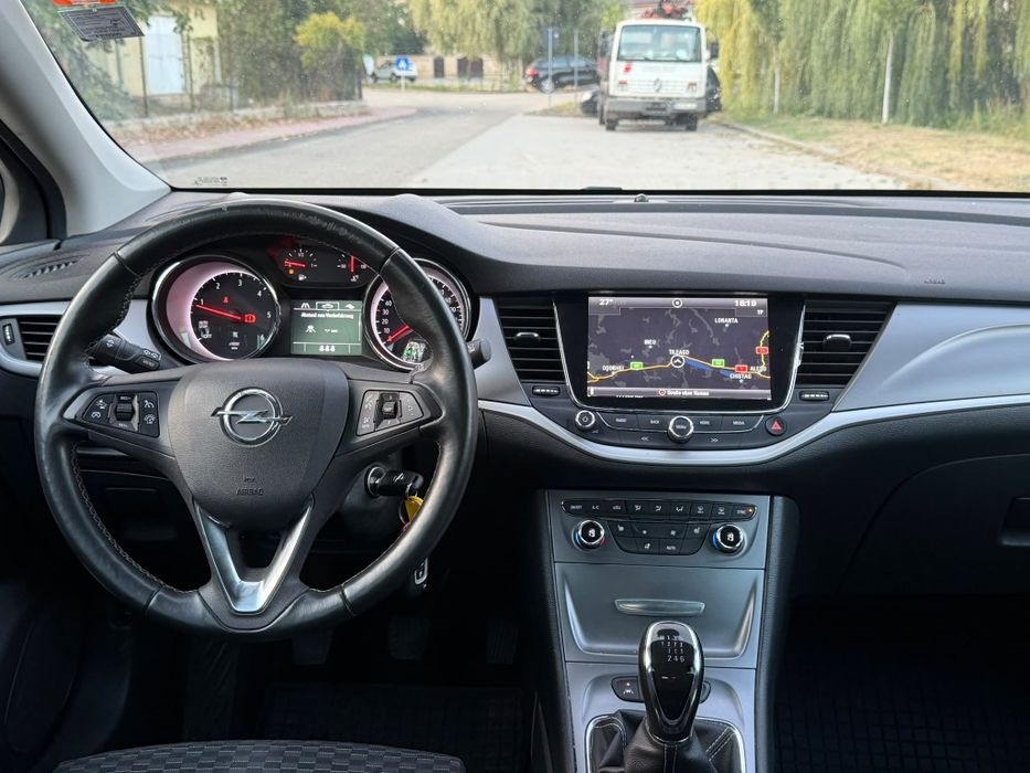 Opel Astra K 2018 1.6