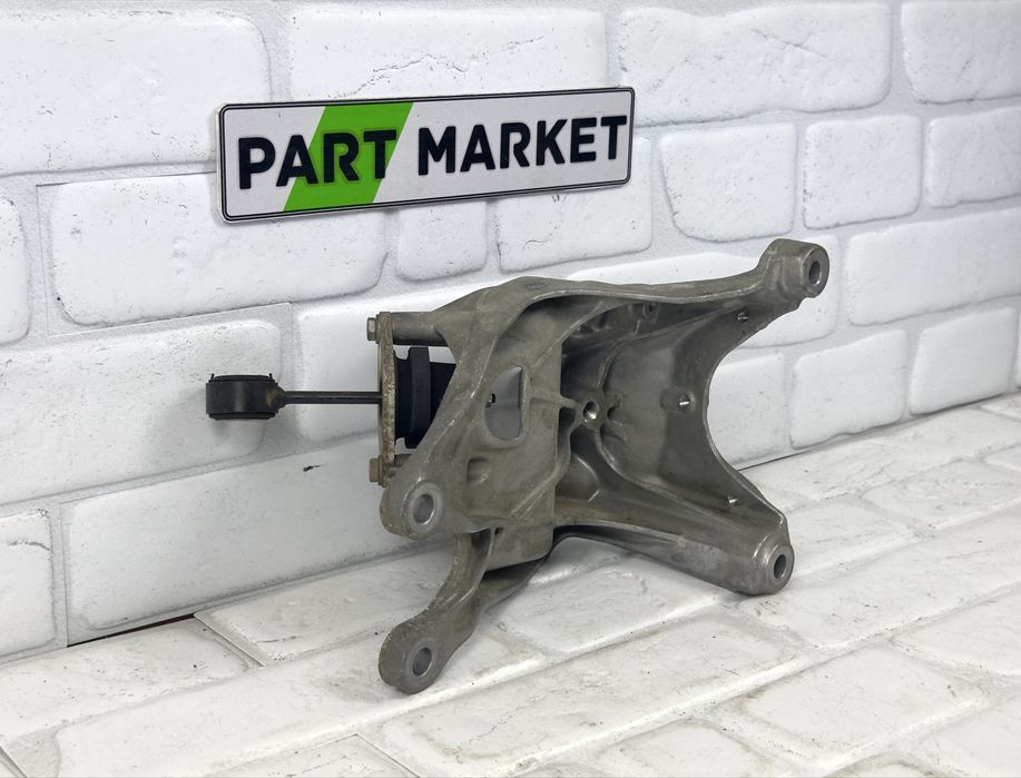 Стойка двигател AUDI 3.0TDI CRT 4M0199308AT
