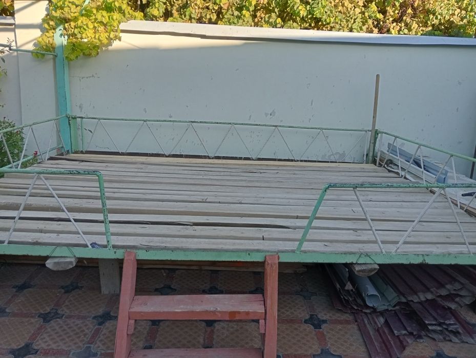 На прадаже тапчан