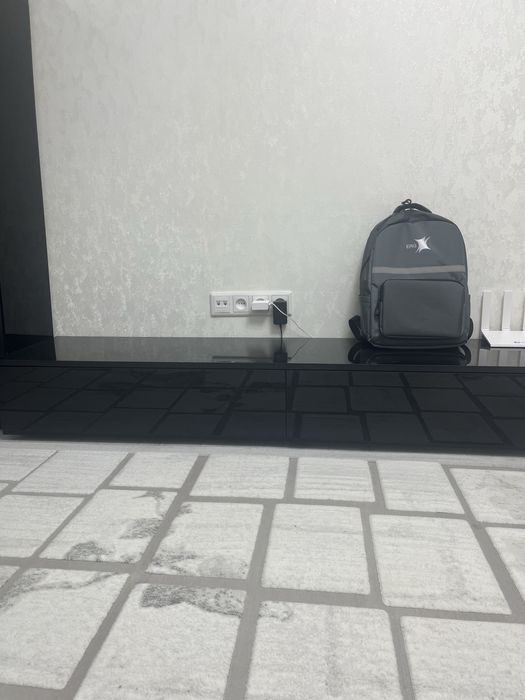 Продается шкаф с тумбой под телевизор