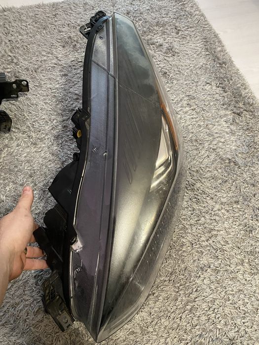 Far Bixenon Adaptiv Ford Kuga ST Line 2018  volan stanga